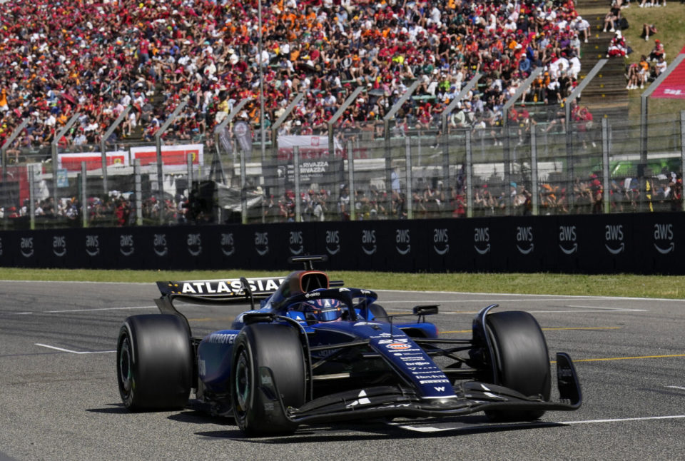 开云体育中国官网-雷诺车队轻取红牛二队，皮亚斯特里点燃赛场