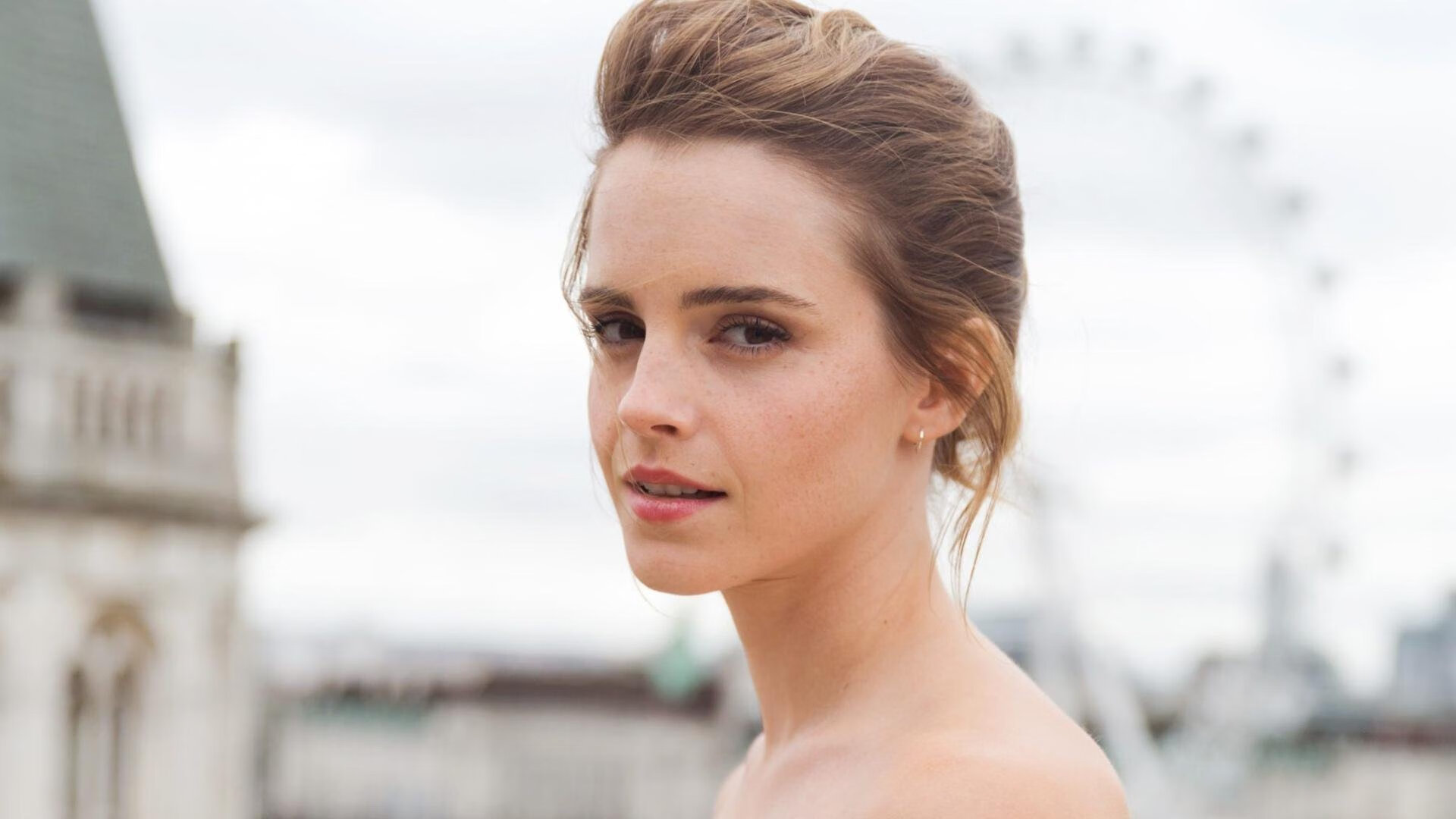 开云足球直播-当纽约的钢铁之躯遇见休斯顿的孤胆英雄，篮球世界的平行史诗